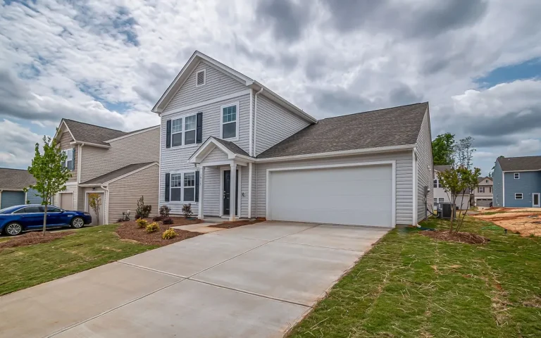 Newer home with an attached garage in Rockvale, TN